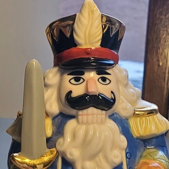 Traditions Porcelain Nutcracker Hinged Trinket Keepsake Box Soldier Toys 6" EUC - Picture 6 of 8